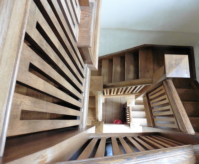 dřevěné schody.jpg